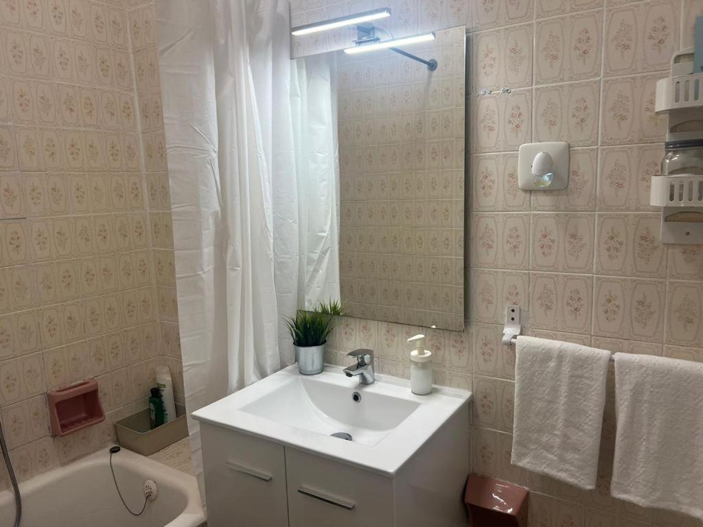 Apartamento Para 4 Personas En El Centro De Valencia, Plaza El Pilar Kültér fotó